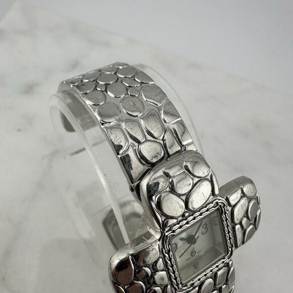 Women’s Silver Pebbled Cross Cuff Watch Mother of Pearl Dial - Has New Battery - Picture 7 of 14